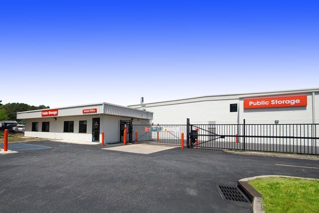 20×10 Self Storage Unit in Patchogue, NY 601 W Sunrise Highway Patchogue, New York
