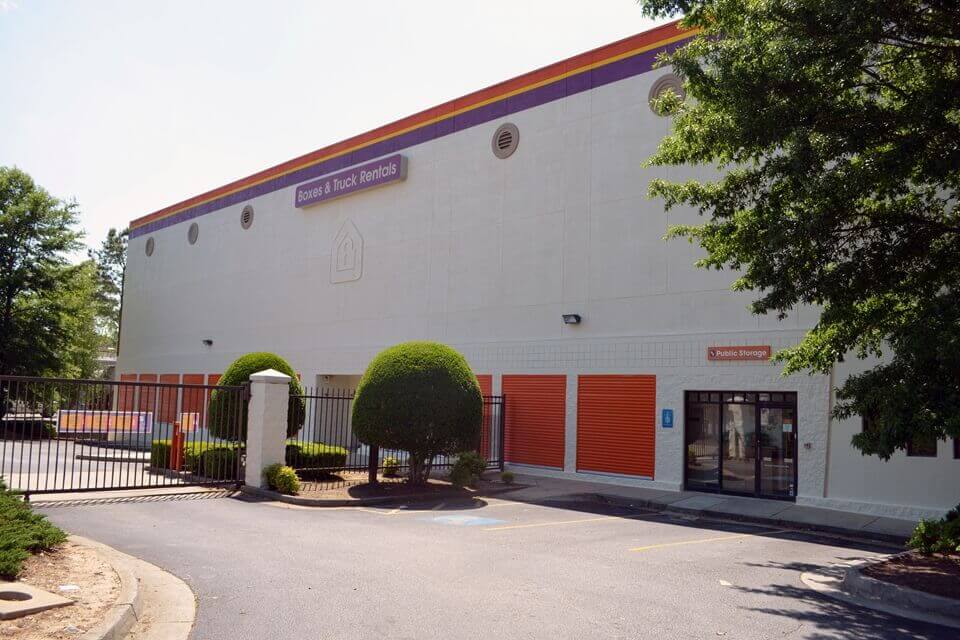 20×10 Parking Lot in Atlanta, GA 4300 Peachtree Road NE Atlanta, Georgia