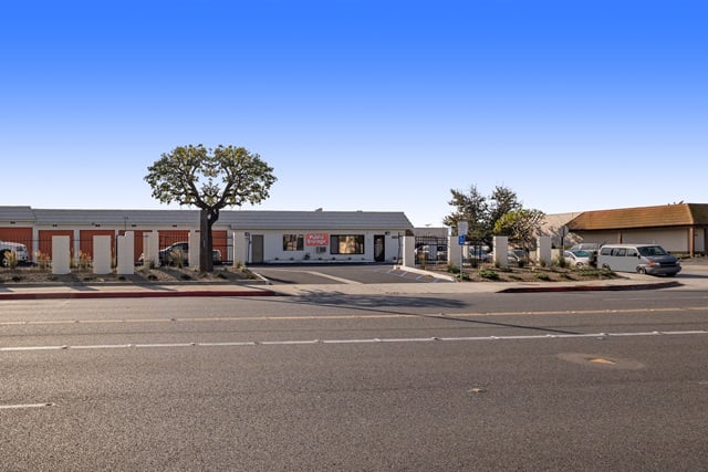 20×10 Self Storage Unit in Huntington Beach, CA 5892 McFadden Ave Huntington Beach, California